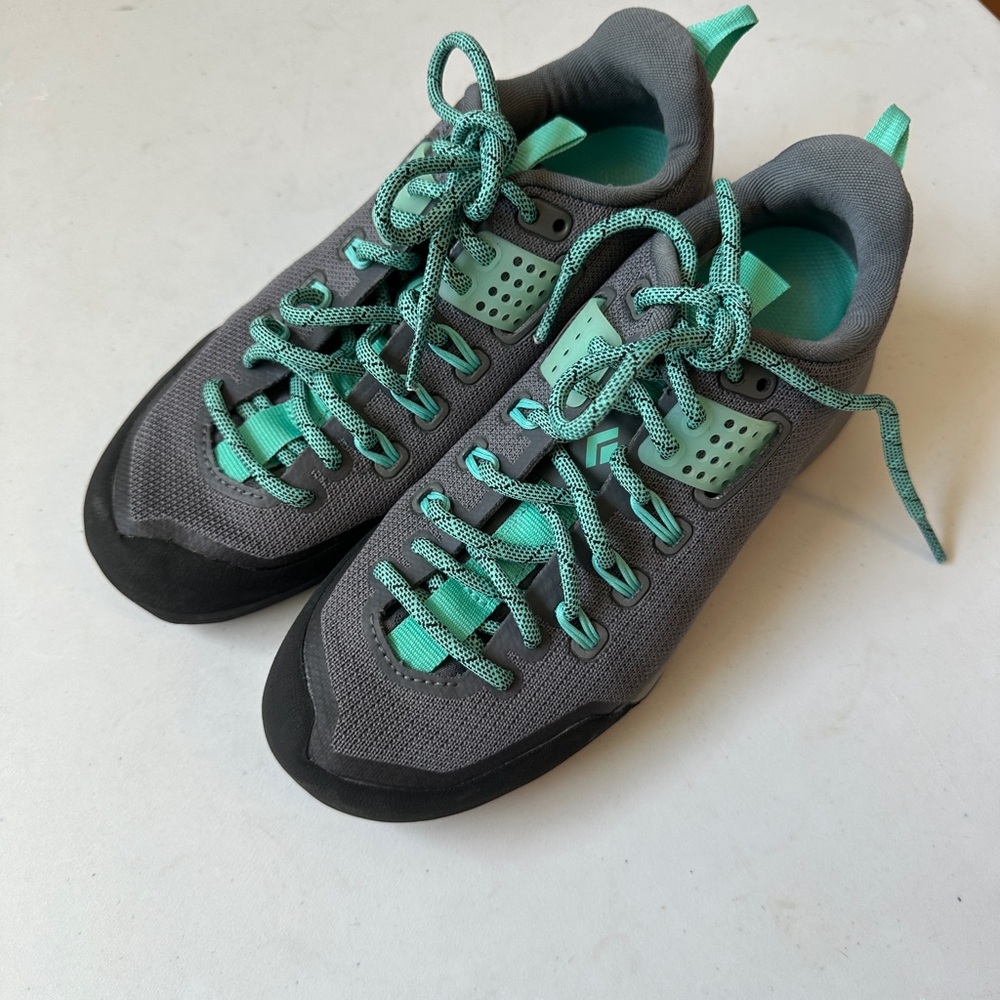 Black Diamond women shoes.